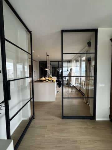 Stalen taatsdeur in RAL 7021 in Amsterdam