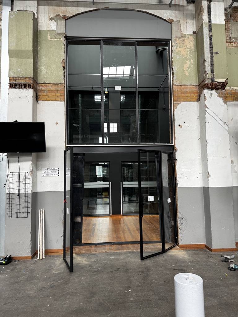 Stalen pui in het Energiehuis Dordrecht