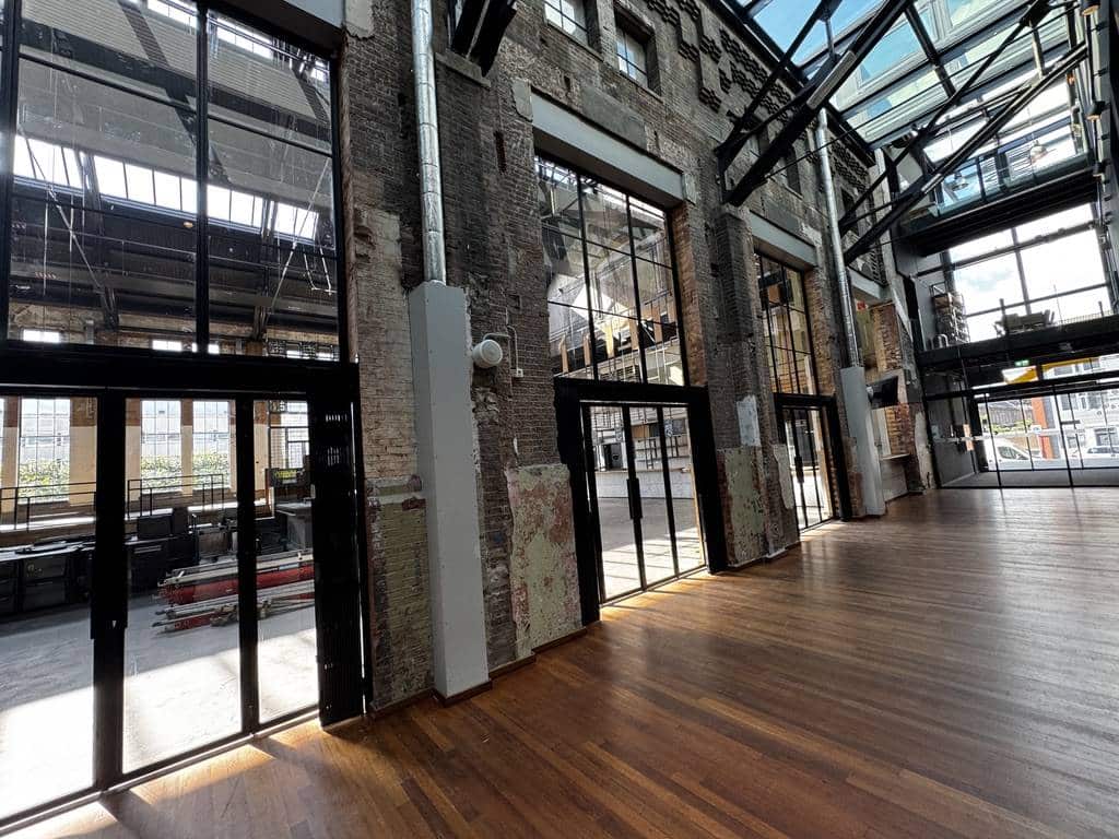 Stalen pui in het Energiehuis Dordrecht