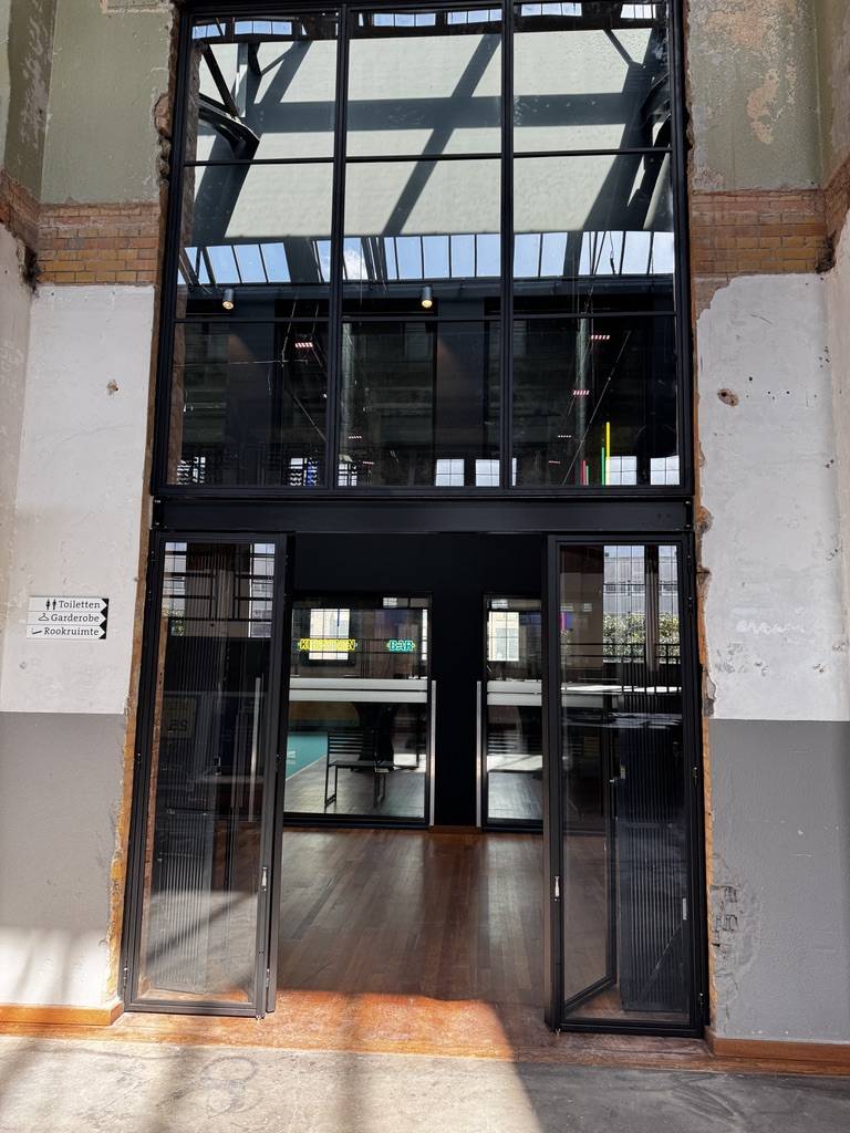 Stalen pui in het Energiehuis Dordrecht