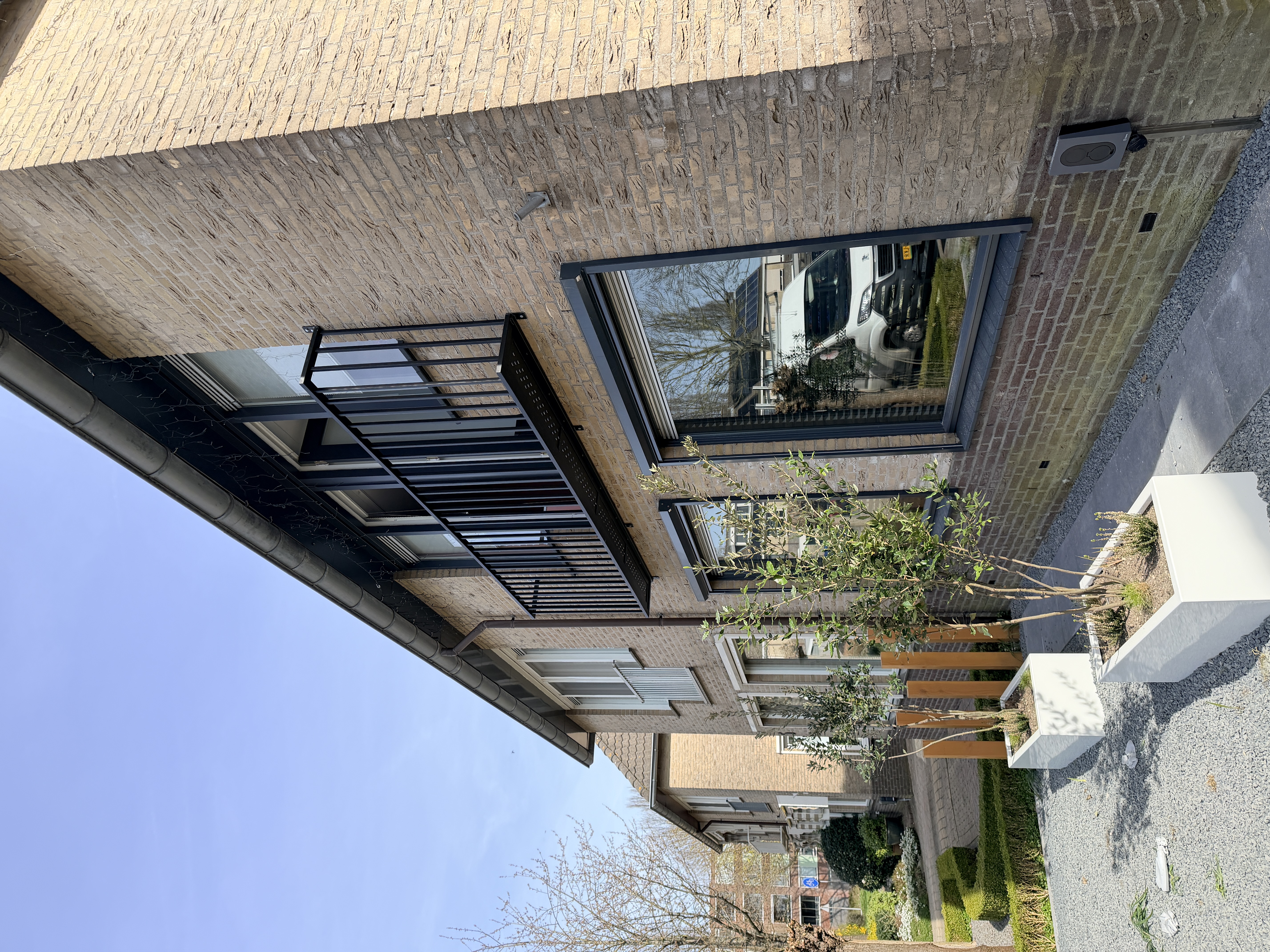 Balkonhek in ral 9005 structuur — Balkonhek in Papendrecht