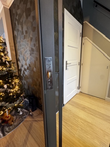 Stalen binnendeur Medium Brons met Smoke Glas – Hazerwoude-Dorp