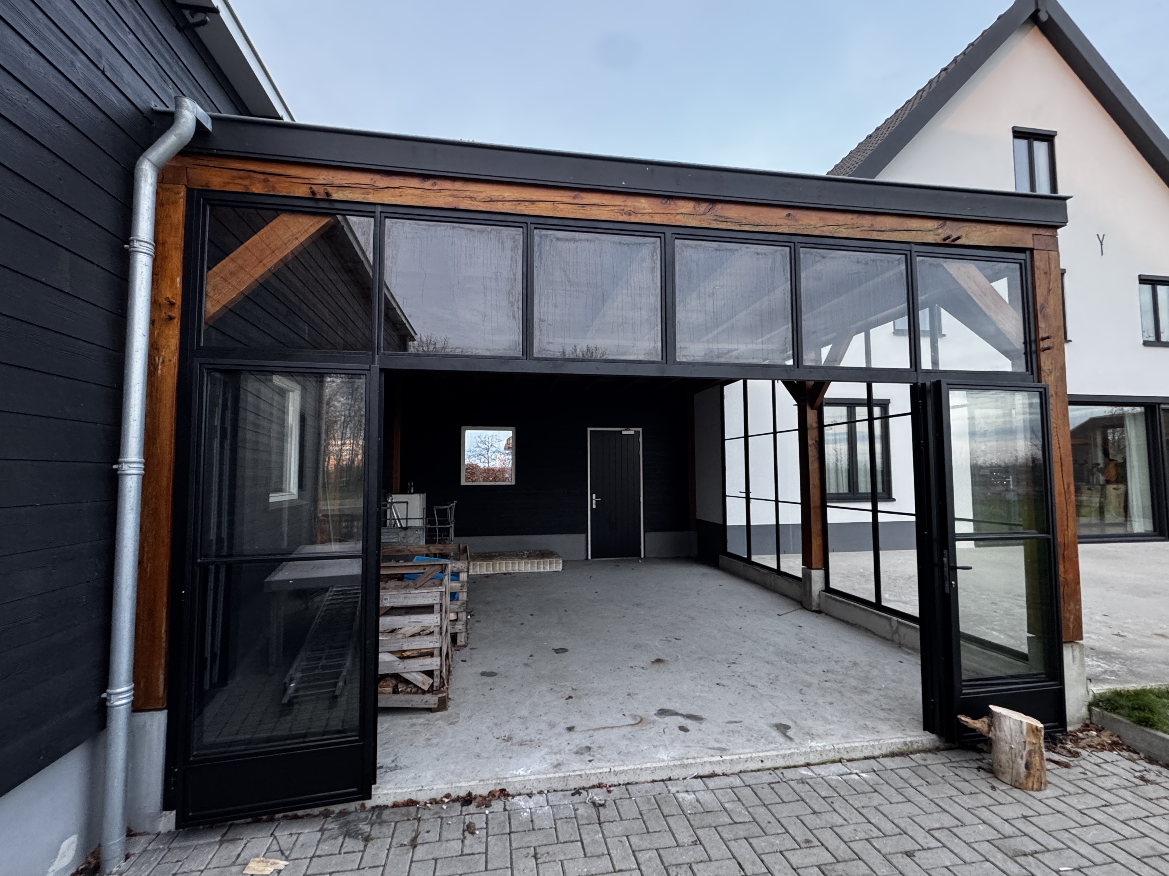 Close-up van de hoogwaardige poedercoating op een stalen vouwwand paneel